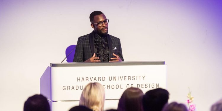Harvard graduate who studied with lanterns in rural Africa launches company to give back – RisingAfrica.org